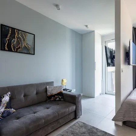 アパート House Living ワルシャワ