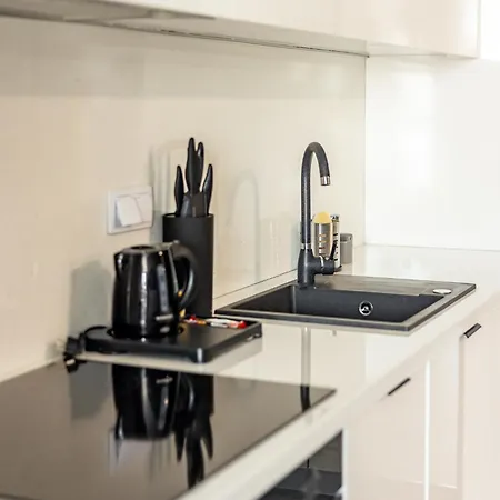 House Living Апартаменты *